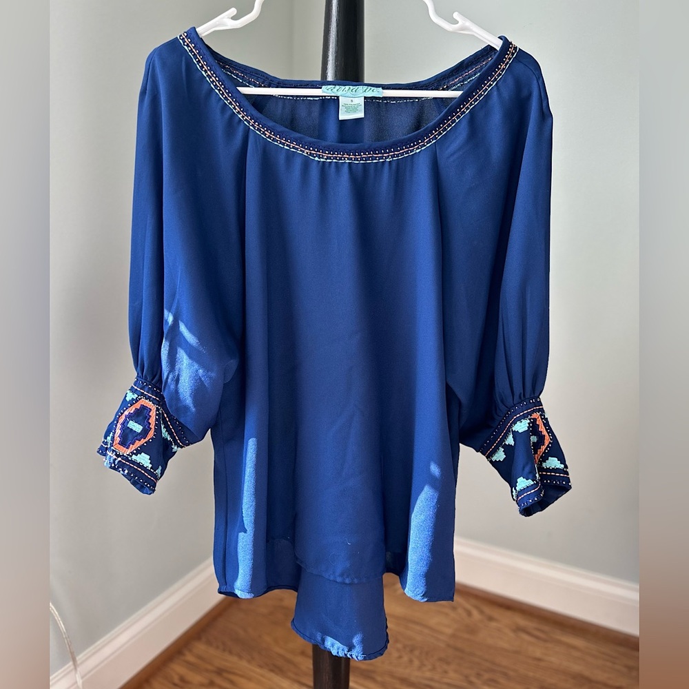 Francesca’s / Bohemian Long Sleeve / Beaded Design / S